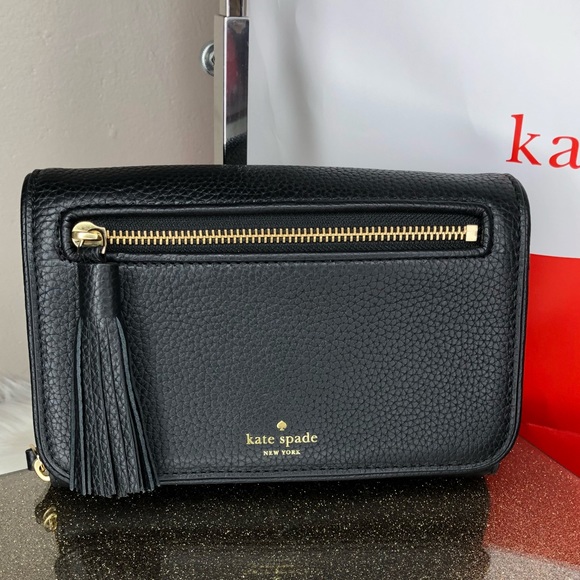 kate spade Handbags - Kate Spade Chester st avie Crossbody clutch